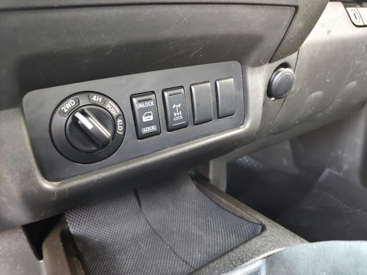 Nissan Navara D40 - 2 porte - 2009