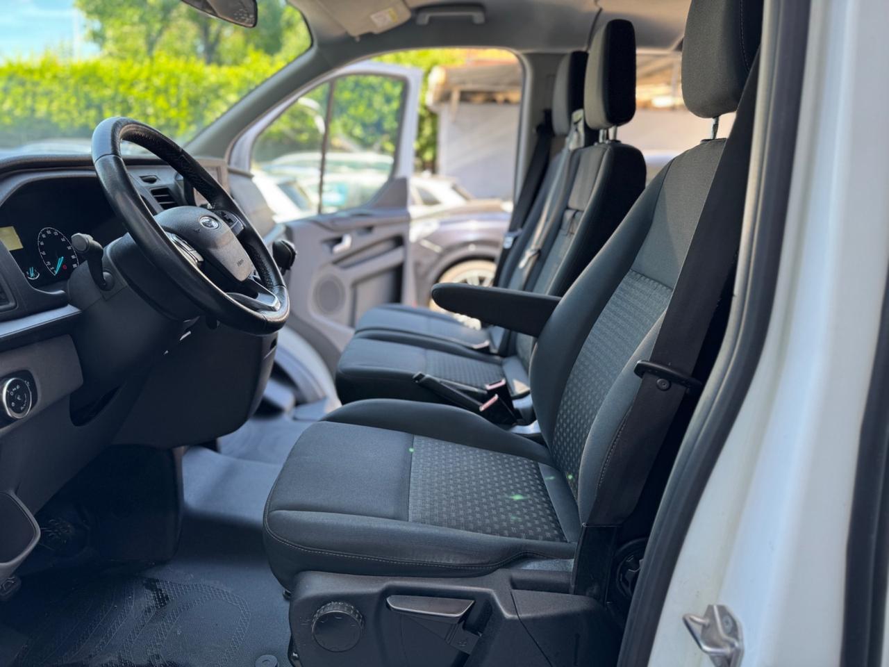 Ford Transit Custom Transit Custom 320 2.0 TDCi 130 PC Combi Trend