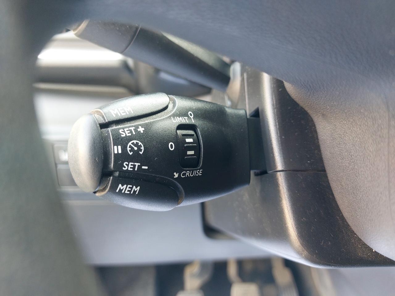 Citroen C3 PureTech 82 Shine UNIPRO