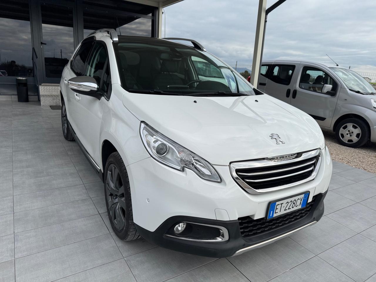 Peugeot 2008 1.6 e-HDi 92 CV Allure Tetto pan