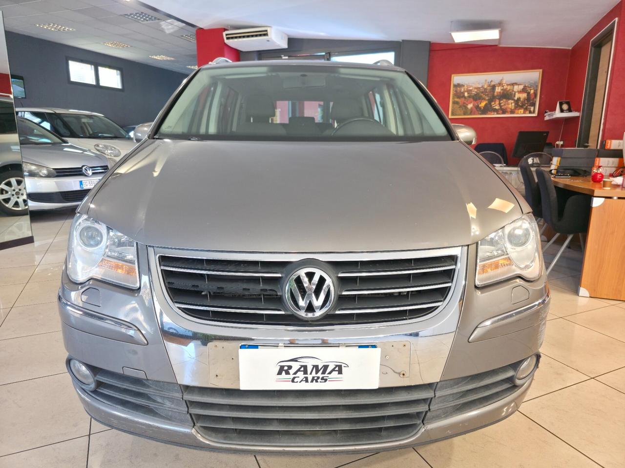 Volkswagen Touran (GANCIO TRAINO)