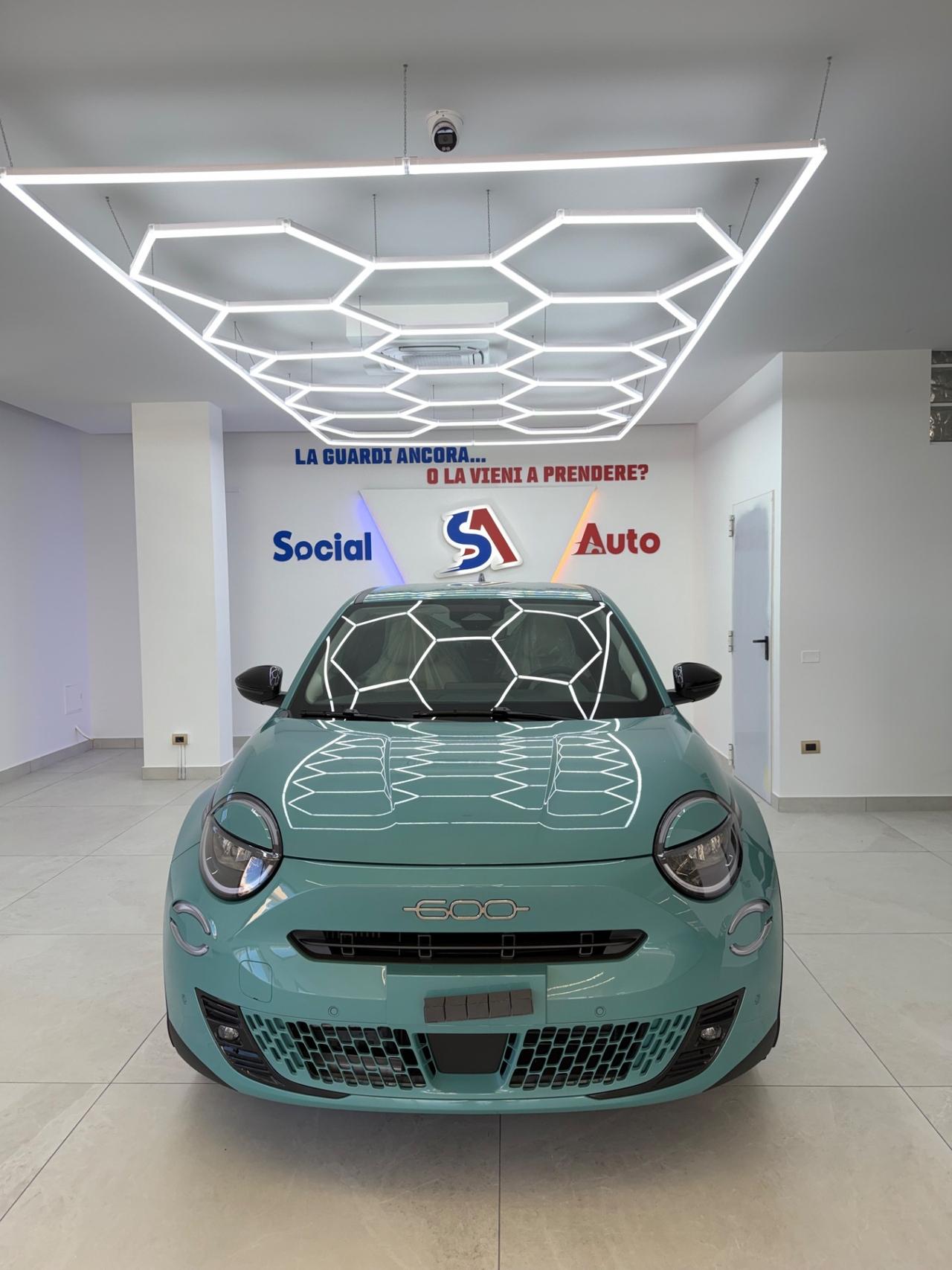 Fiat 600 Hybrid 110 CV DCT MHEV La Prima