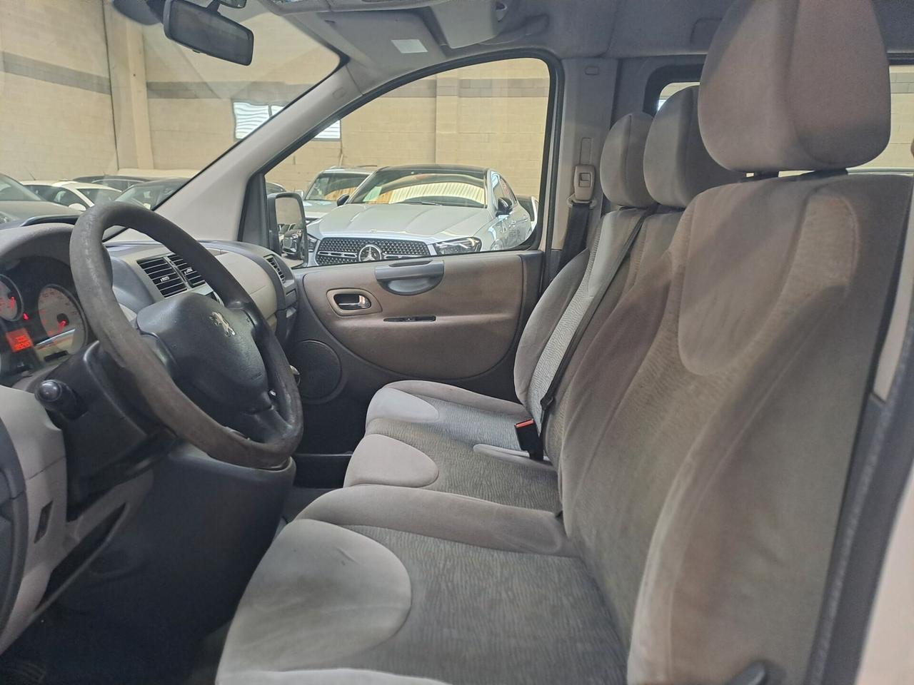 PEUGEOT EXPERT 2.0 HDI 6P + PEDANA DISABILI