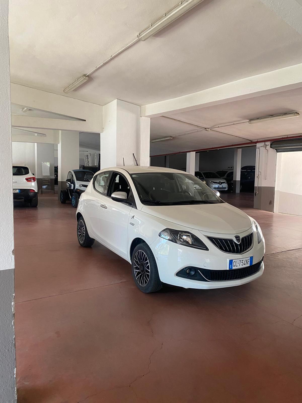 Lancia Ypsilon 1.0 FireFly 5 porte S&S Hybrid Alberta Ferretti