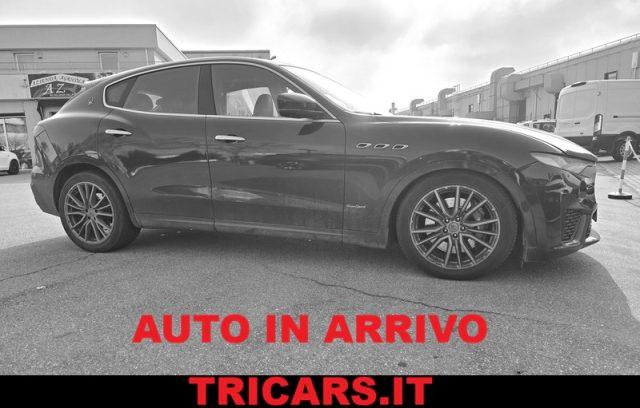 MASERATI Levante V6 Diesel 275 CV AWD Gransport PERMUTE
