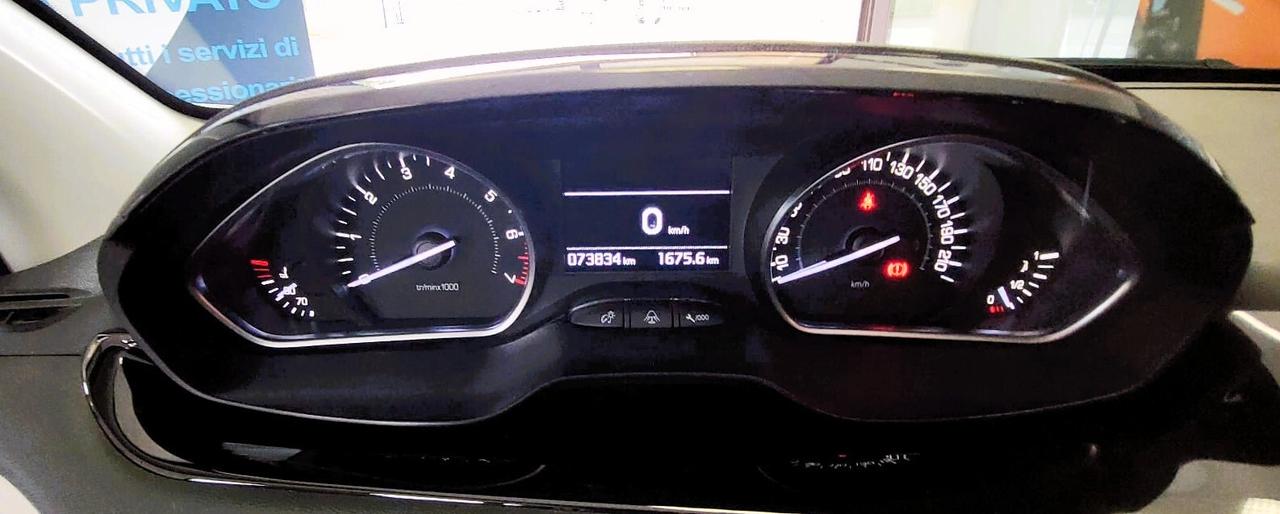 Peugeot 208 PureTech 82 5 porte Allure- PERFETTA IN OGNI DETTAGLIO