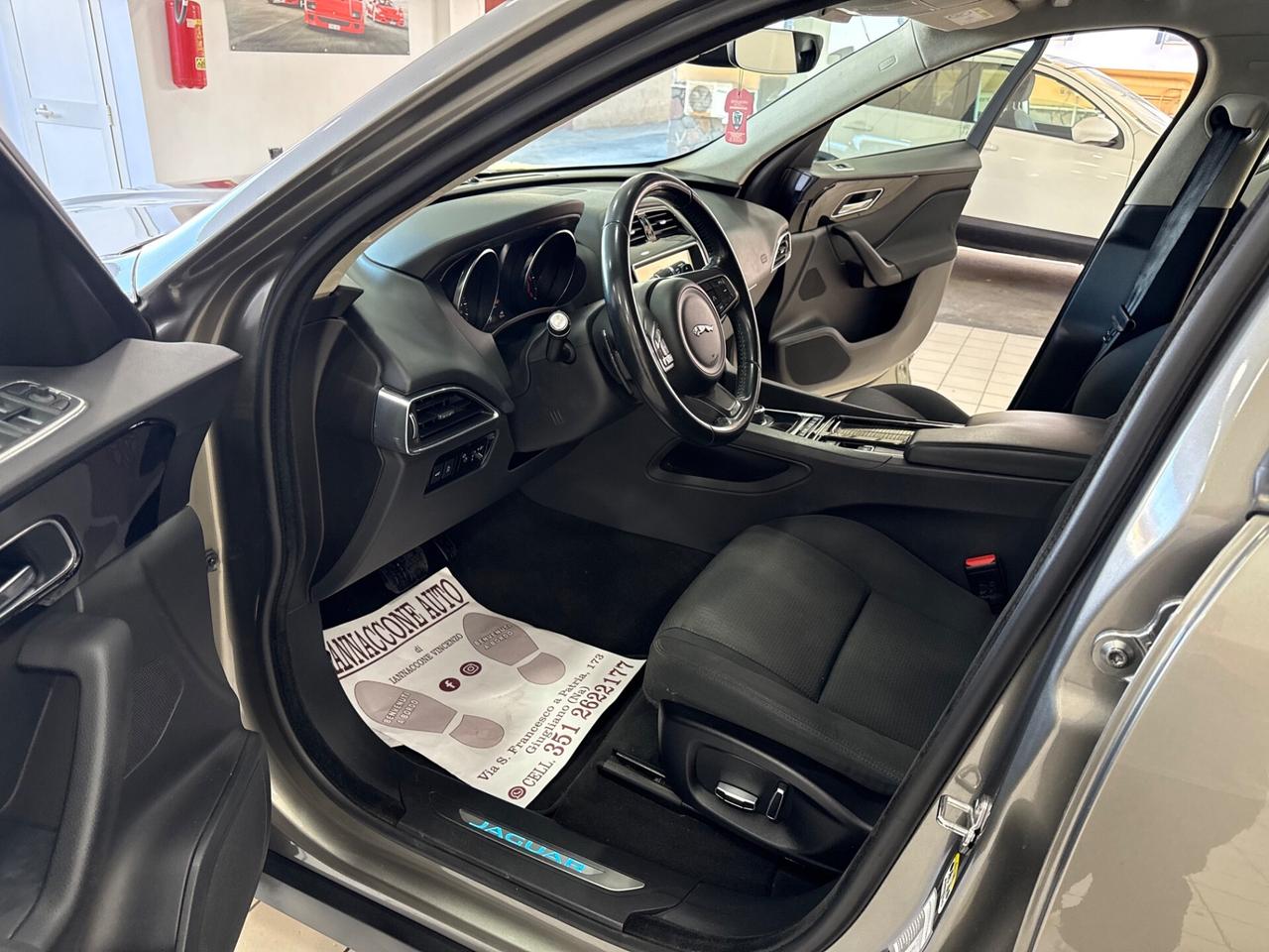 Jaguar F-Pace 2020 180 cv portfolio