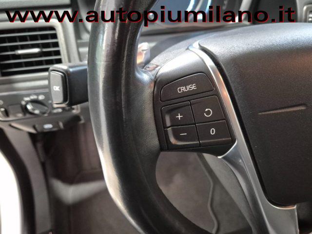 VOLVO XC70 D4 AWD Geartronic Summum