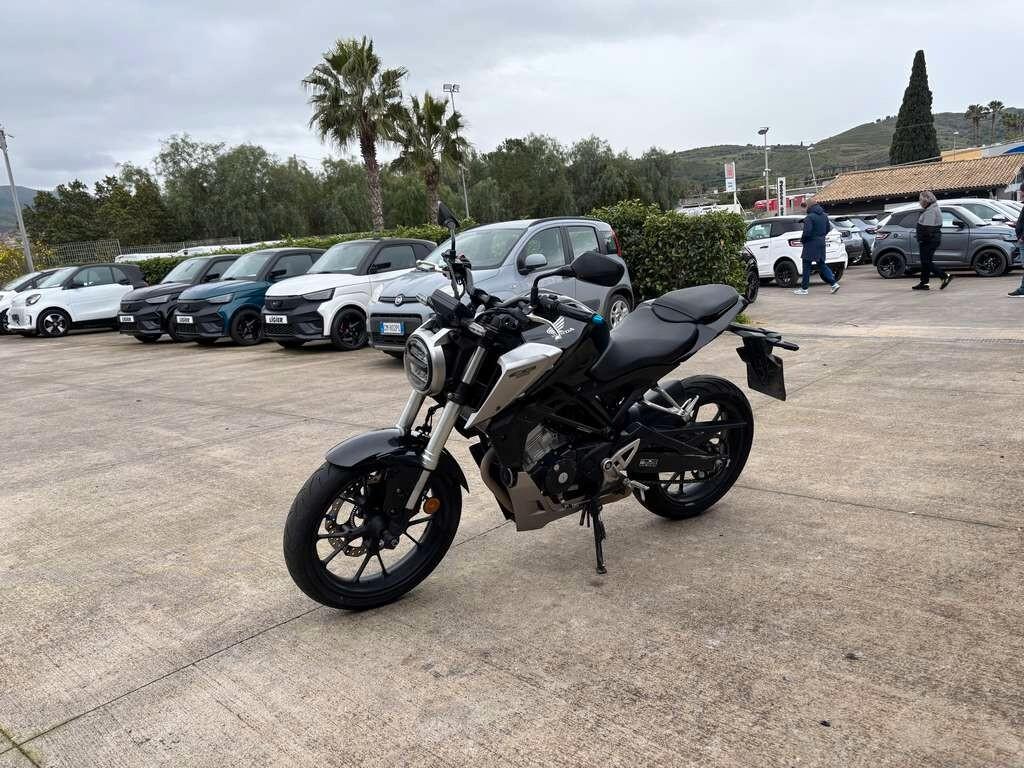 Honda CBR 125 2020 / KM 21.000 Tua a solo 23 Euro al mese