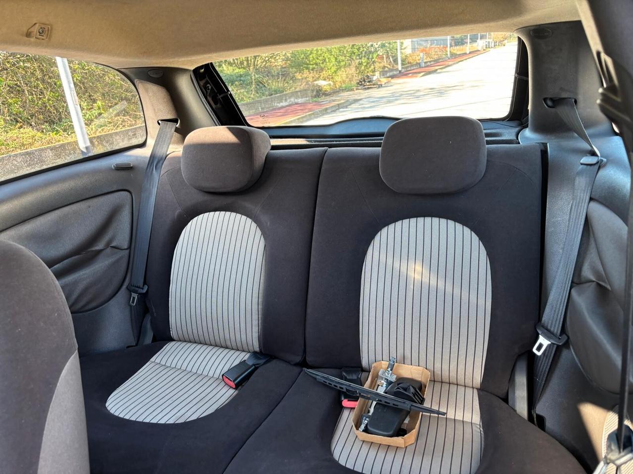 Lancia Ypsilon 1.3 MJT 75 CV Argento