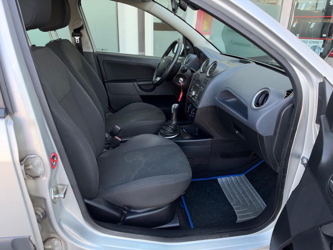Ford Fiesta 1.2 16V 5p. Ghia