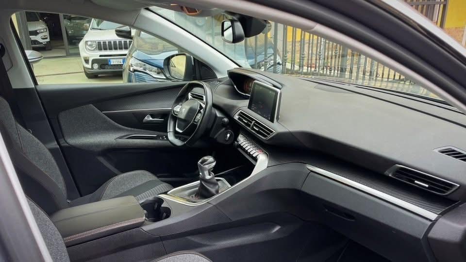 Peugeot 3008 1.5 Hdi Business - 2018