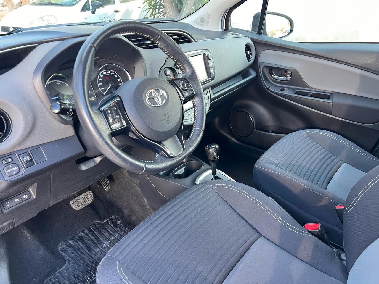 Toyota Yaris 1.5 Hybrid 5 porte Business
