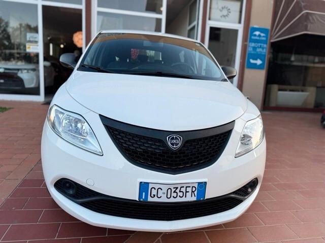 Lancia Ypsilon HYBRID soli 39000 km da 90 euro al mese