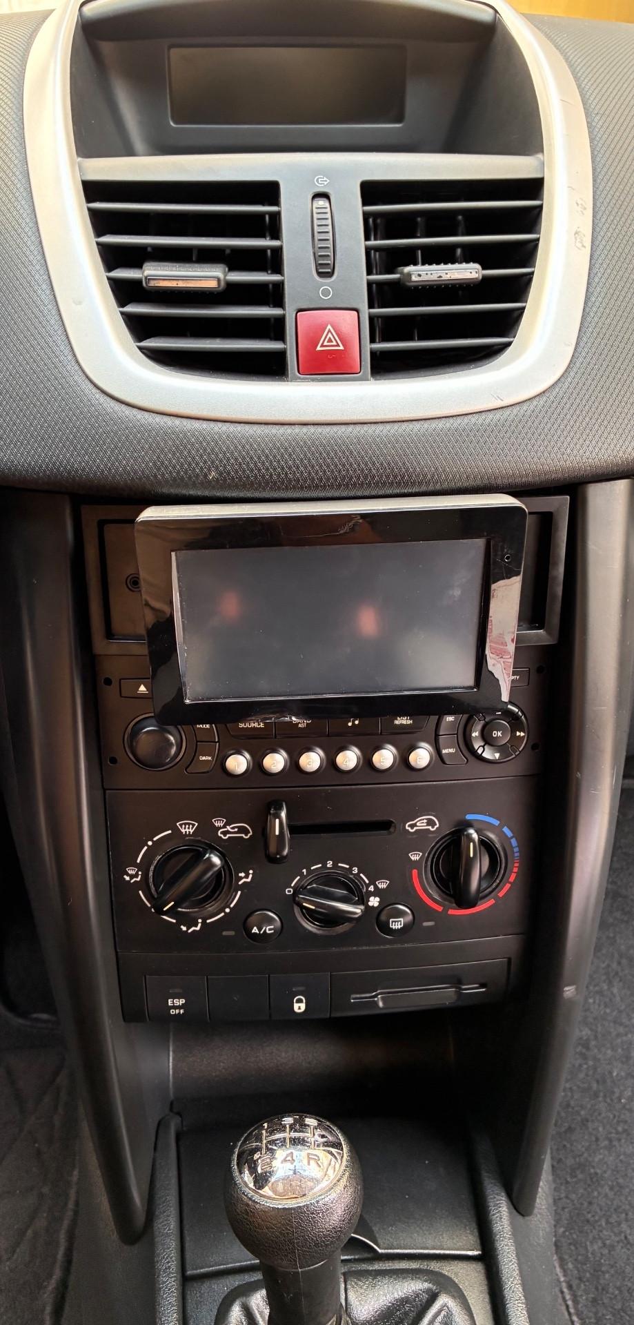 Peugeot 207 benz. NAVI 2009 - appena tagliandata !