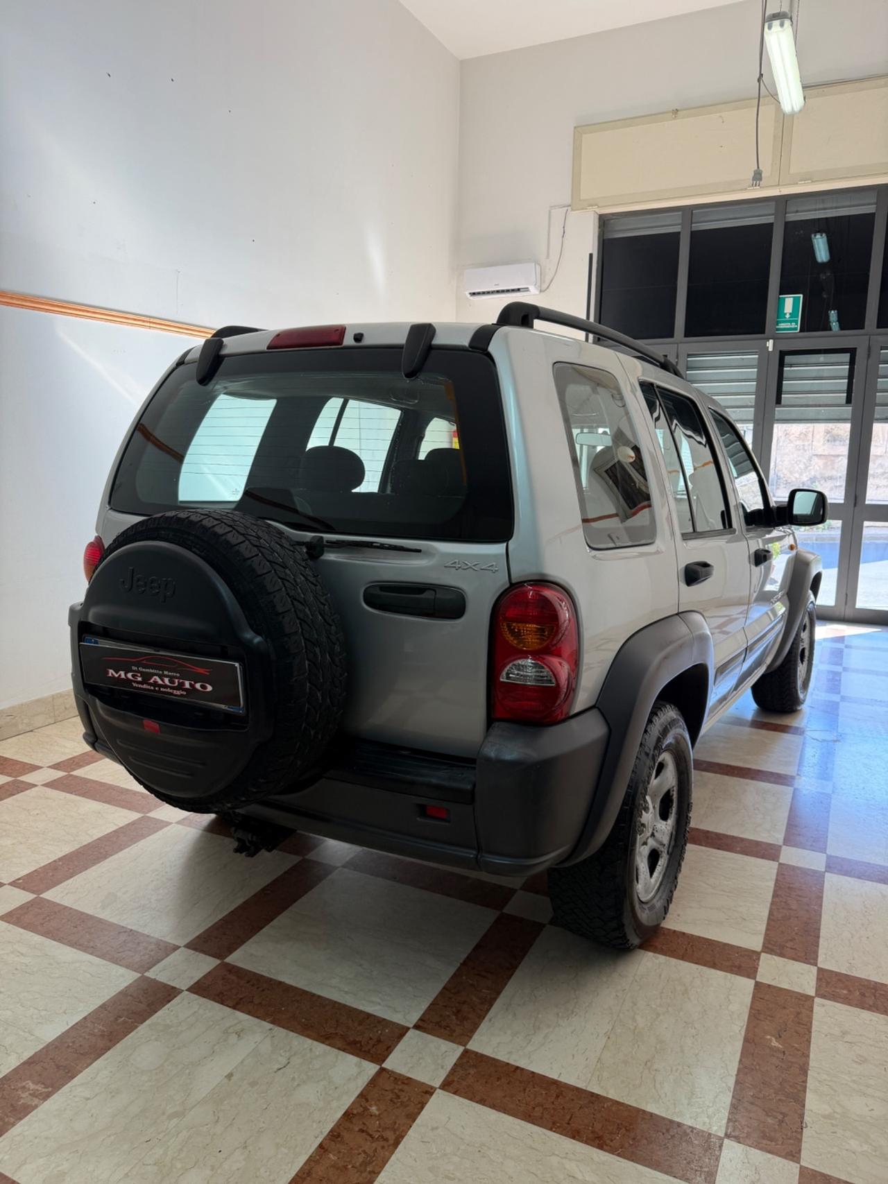 Jeep Cherokee 2.5 CRD Sport