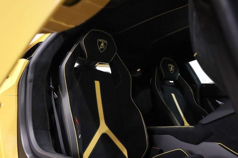 Lamborghini Aventador SVJ 6.5 V12 1 of 900