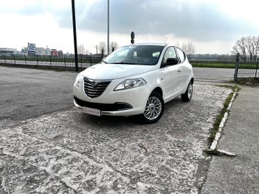 Lancia Ypsilon 0.9 TwinAir 85 CV 5 porte Metano Ecochic Platinum