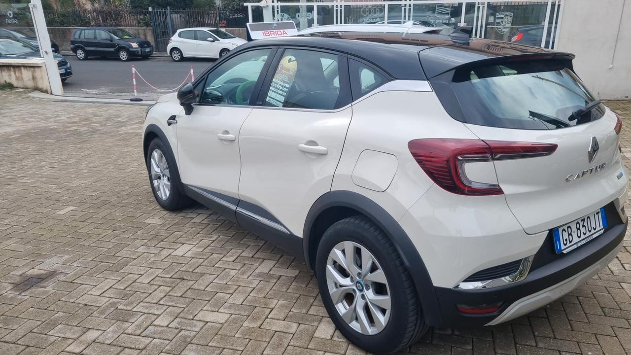 Renault Captur Plug-in Hybrid E-Tech 160 CV Initiale Paris