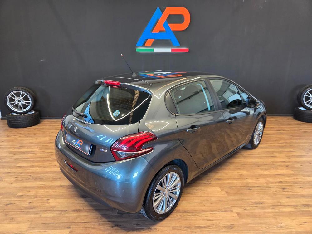 Peugeot 208 5 Porte 208 5p 1.2 puretech Active 82cv
