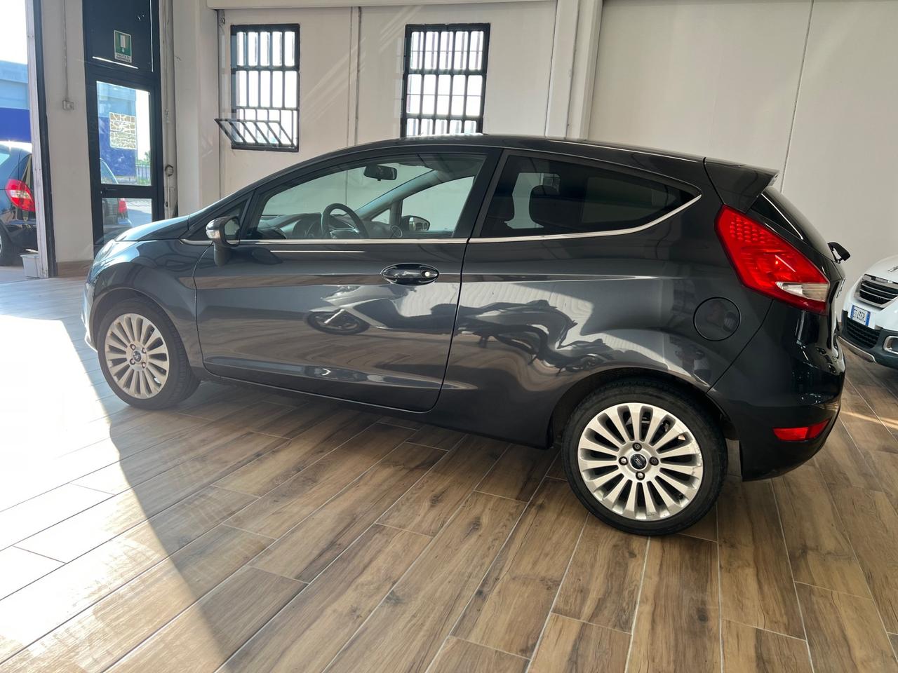 Ford Fiesta 1.4 5 porte Bz.- GPL Titanium