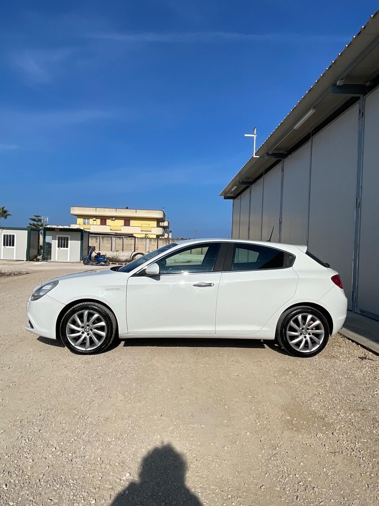 Alfa Romeo Giulietta 1.6 JTDm-2 105 CV Distinctive