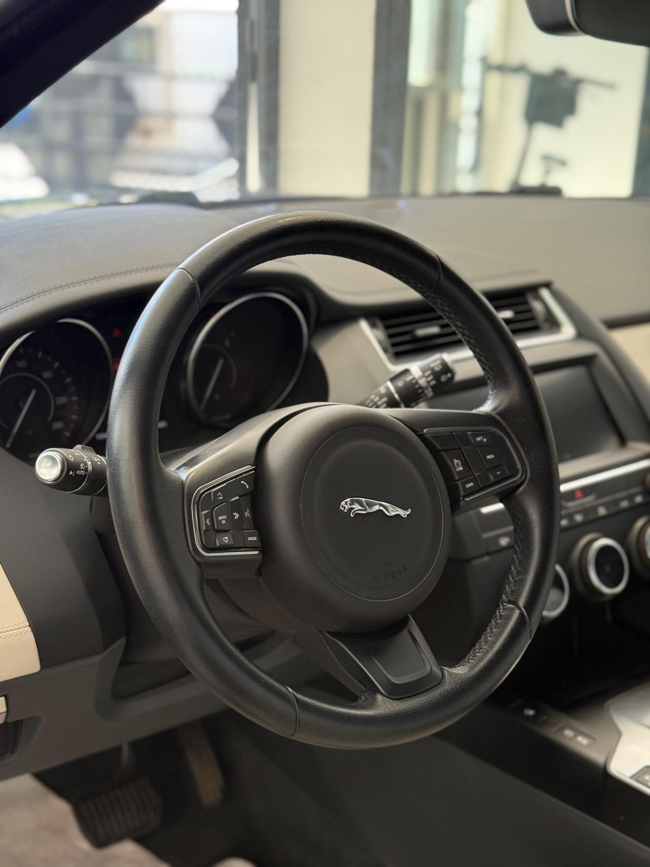 Jaguar E-Pace 2.0D 150 CV AWD aut. R-Dynamic S