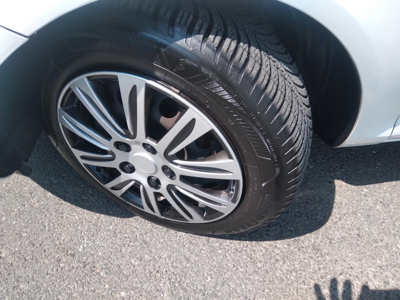 Opel Corsa 1.2 80CV 3 porte GPL-TECH Club x neopatentati