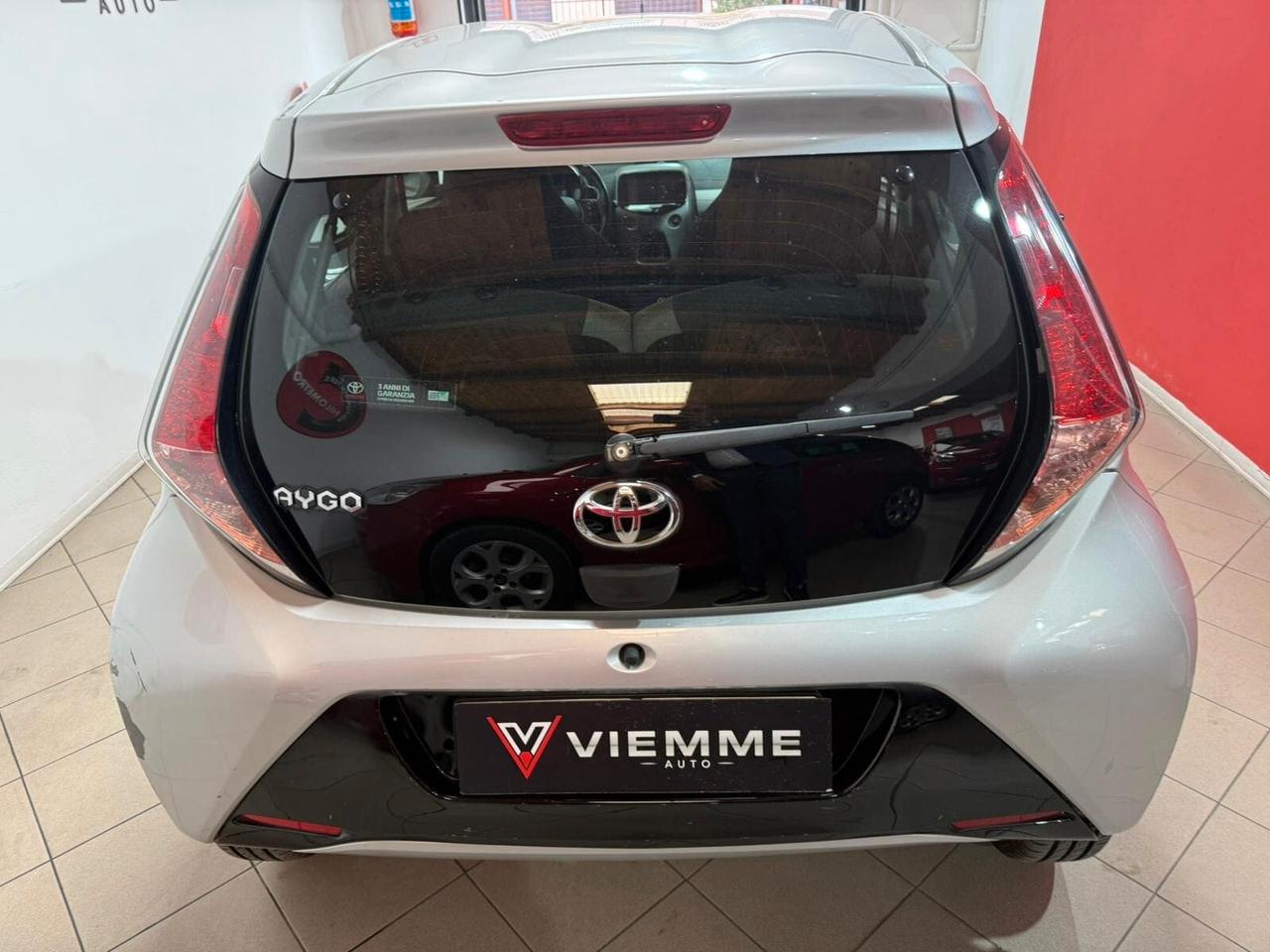 Toyota Aygo 1.0 VVT-i 69 CV 5 porte x-cool TSS MMT