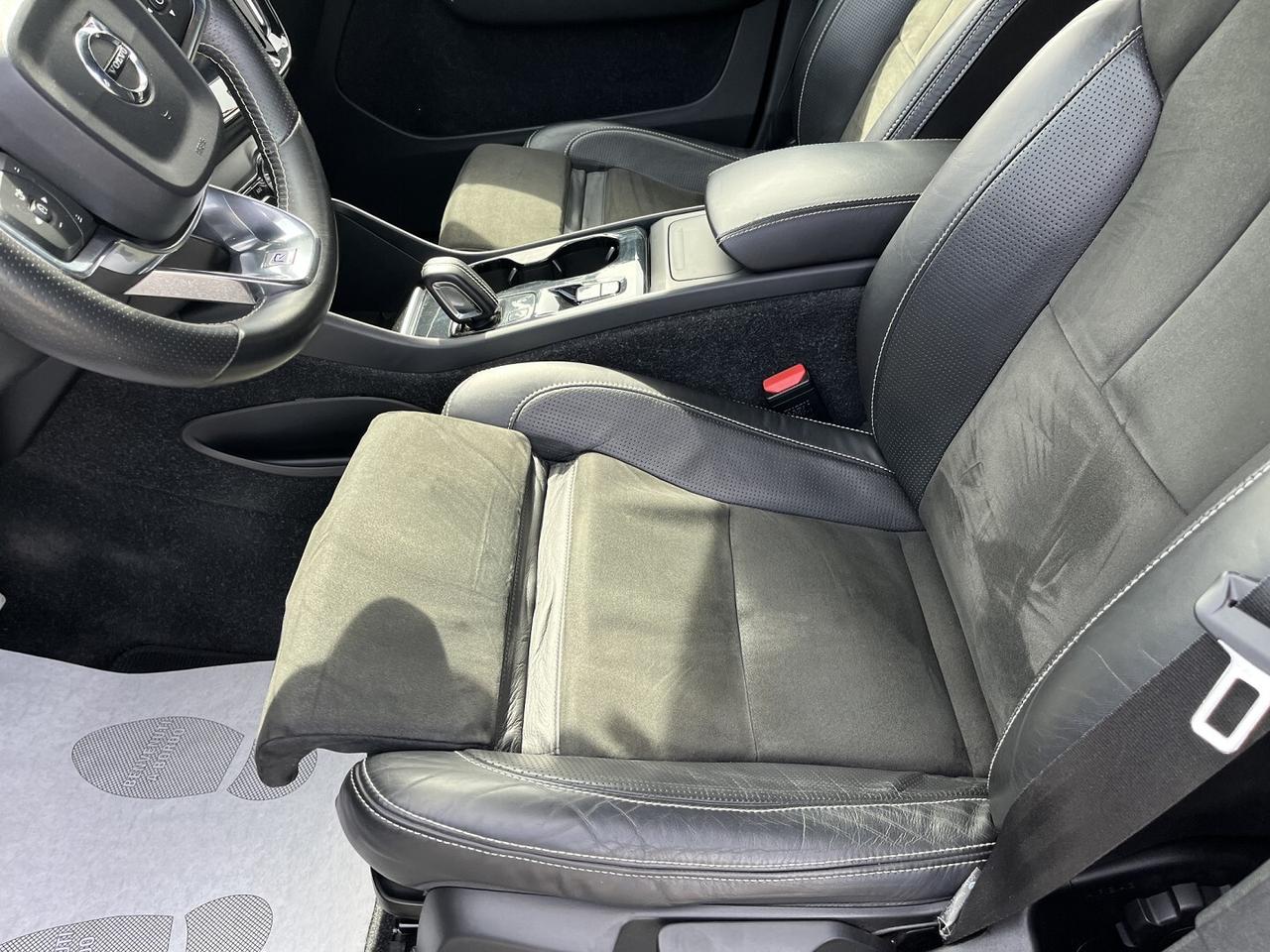 VOLVO XC 40 D4 AWD 2000 D 190CV R.LINE