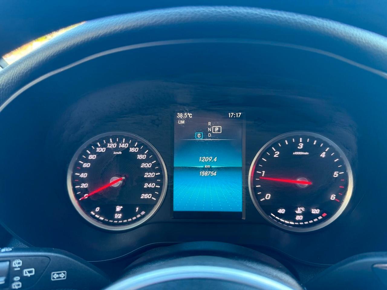 MERCEDES GLC 200 d 4MATIC SPORT