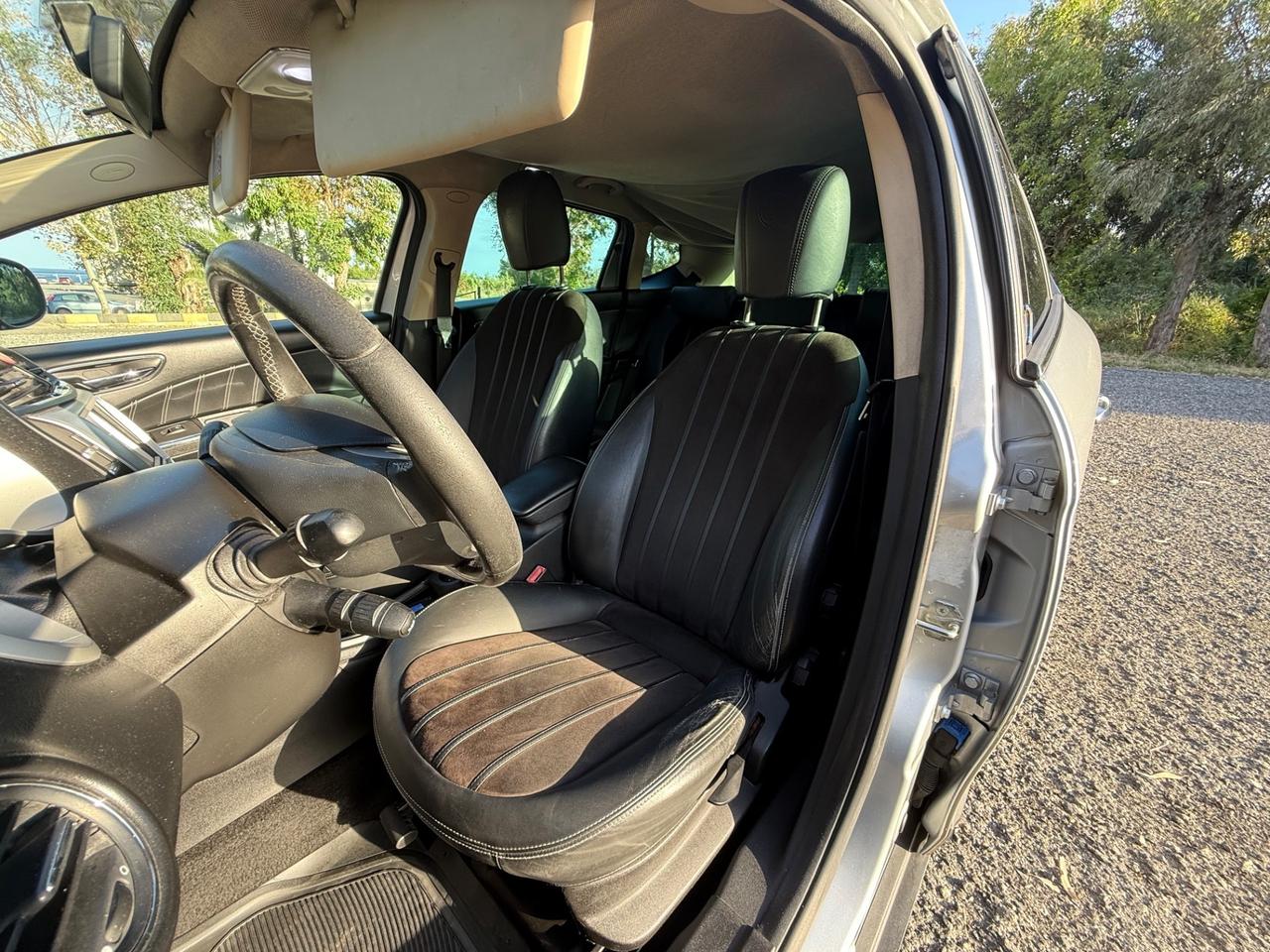 Lancia Delta 1.6 MJT Platino