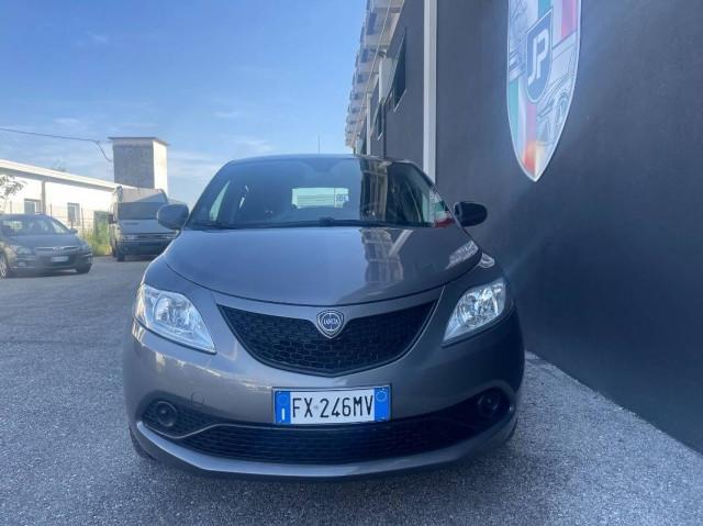 Lancia Ypsilon 1.2 Gold s&s PDC Cerchi 15" Schermo 5"