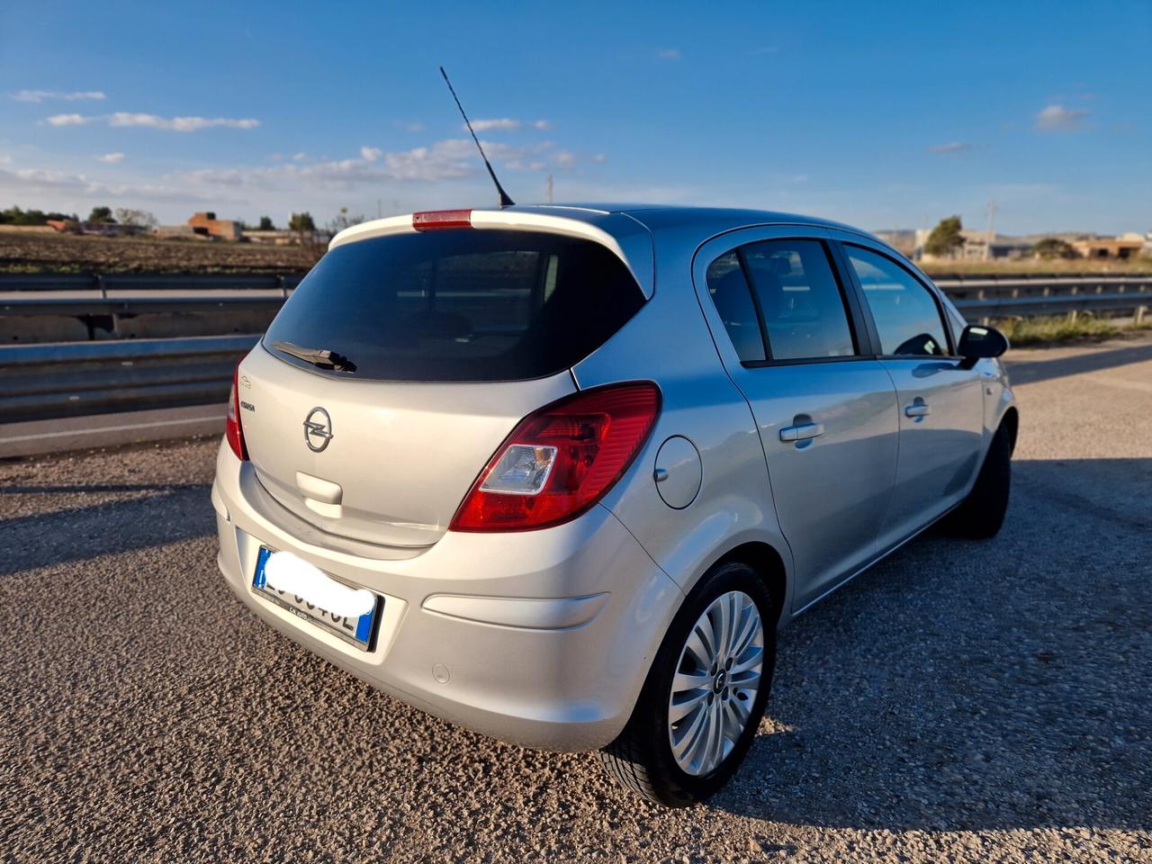 Opel Corsa 1.2 85CV 5 porte GPL-TECH Edition