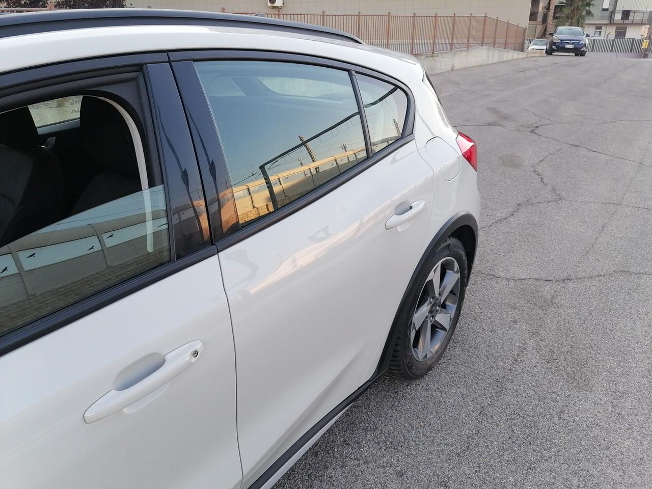 Ford FOCUS ACTIVE 1.5 DIESEL 120 CV **100.000 KM** 2021**