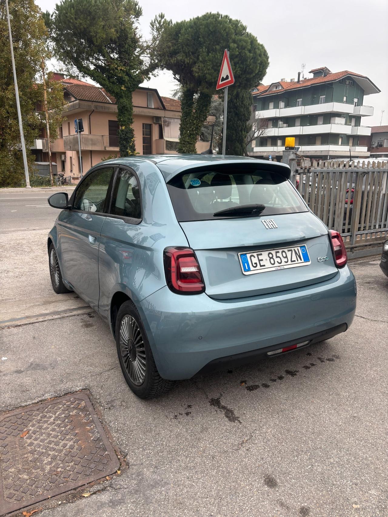 Fiat 500 500e 3+1 42 kWh Icon NESSUN VINCOLO