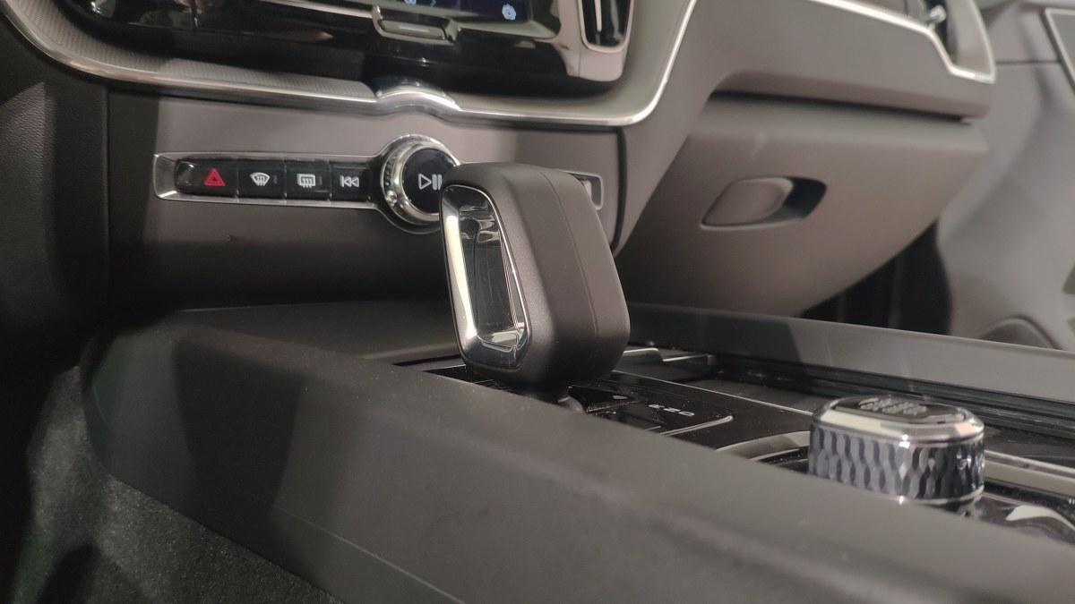 VOLVO Xc60 B4 Mild Hybrid (D) Automatico Plus Dark