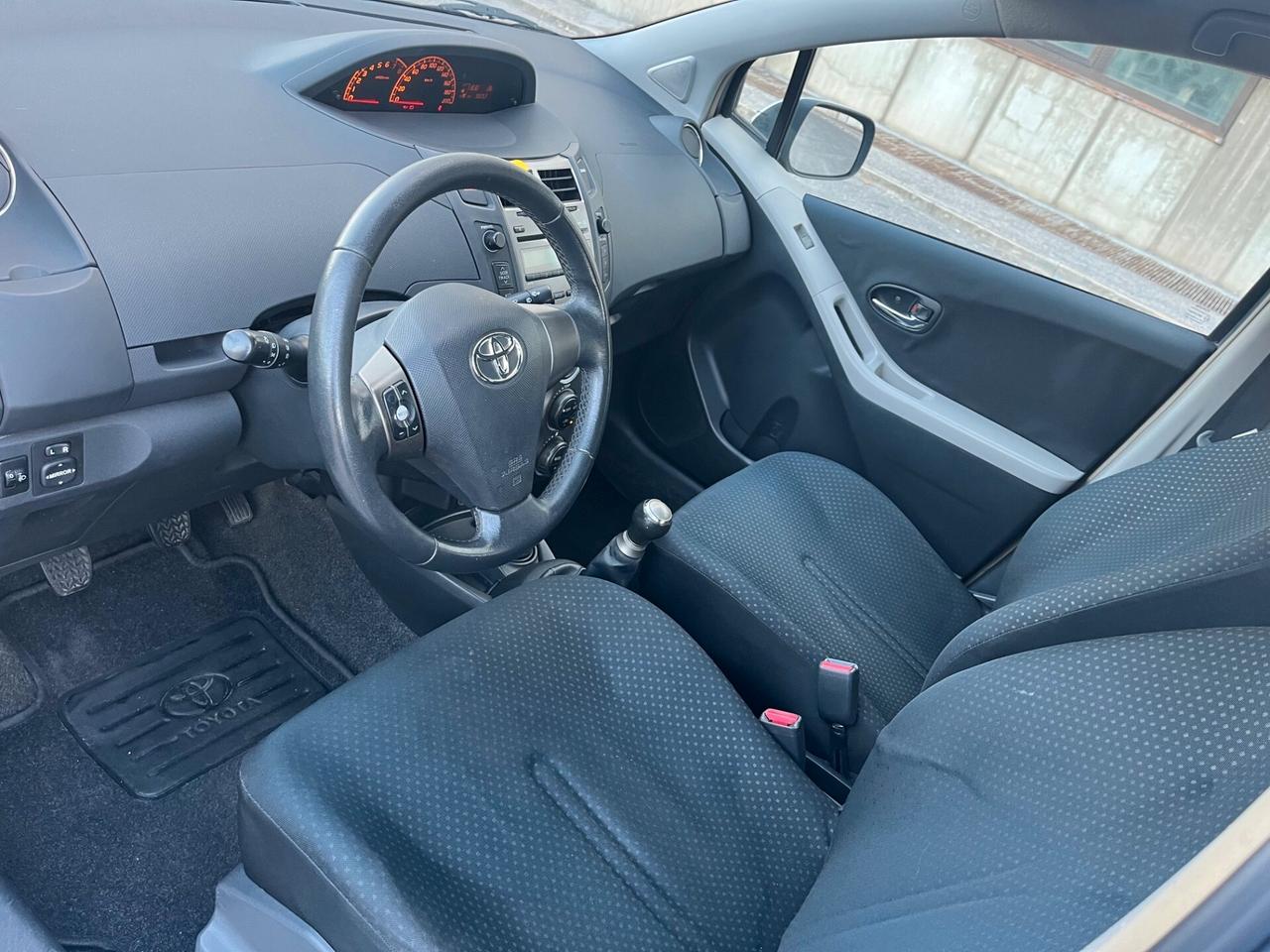 Toyota Yaris 1.0 VVT-i 70cv