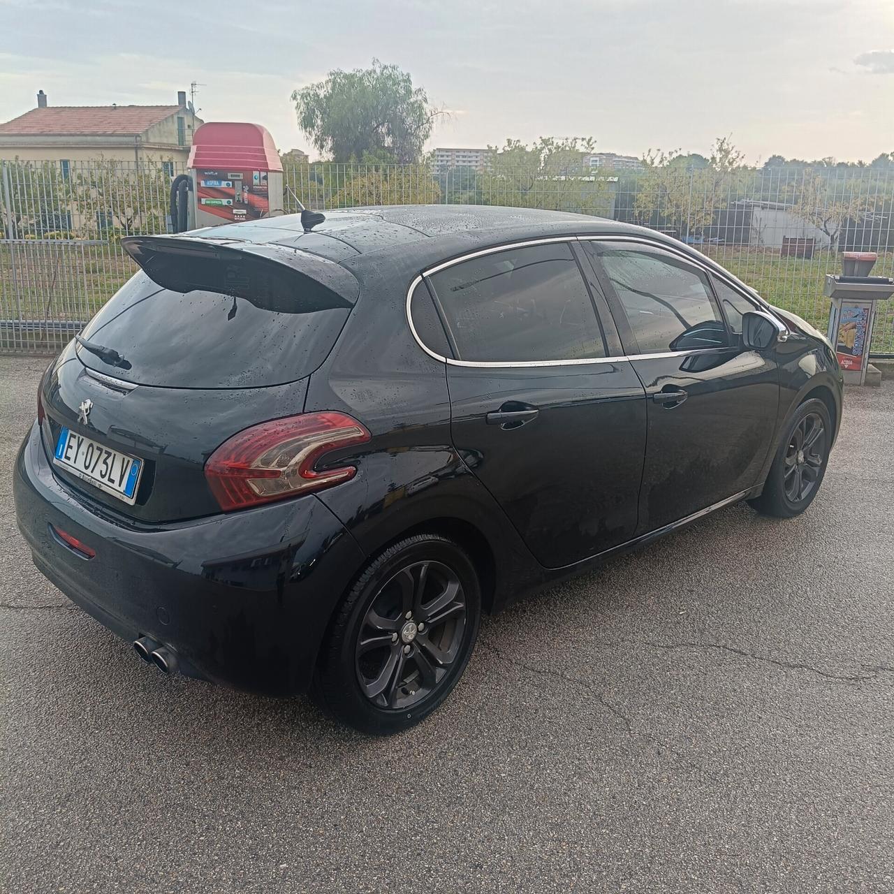 Peugeot 208 1.4 HDi 68 CV 3 porte Allure