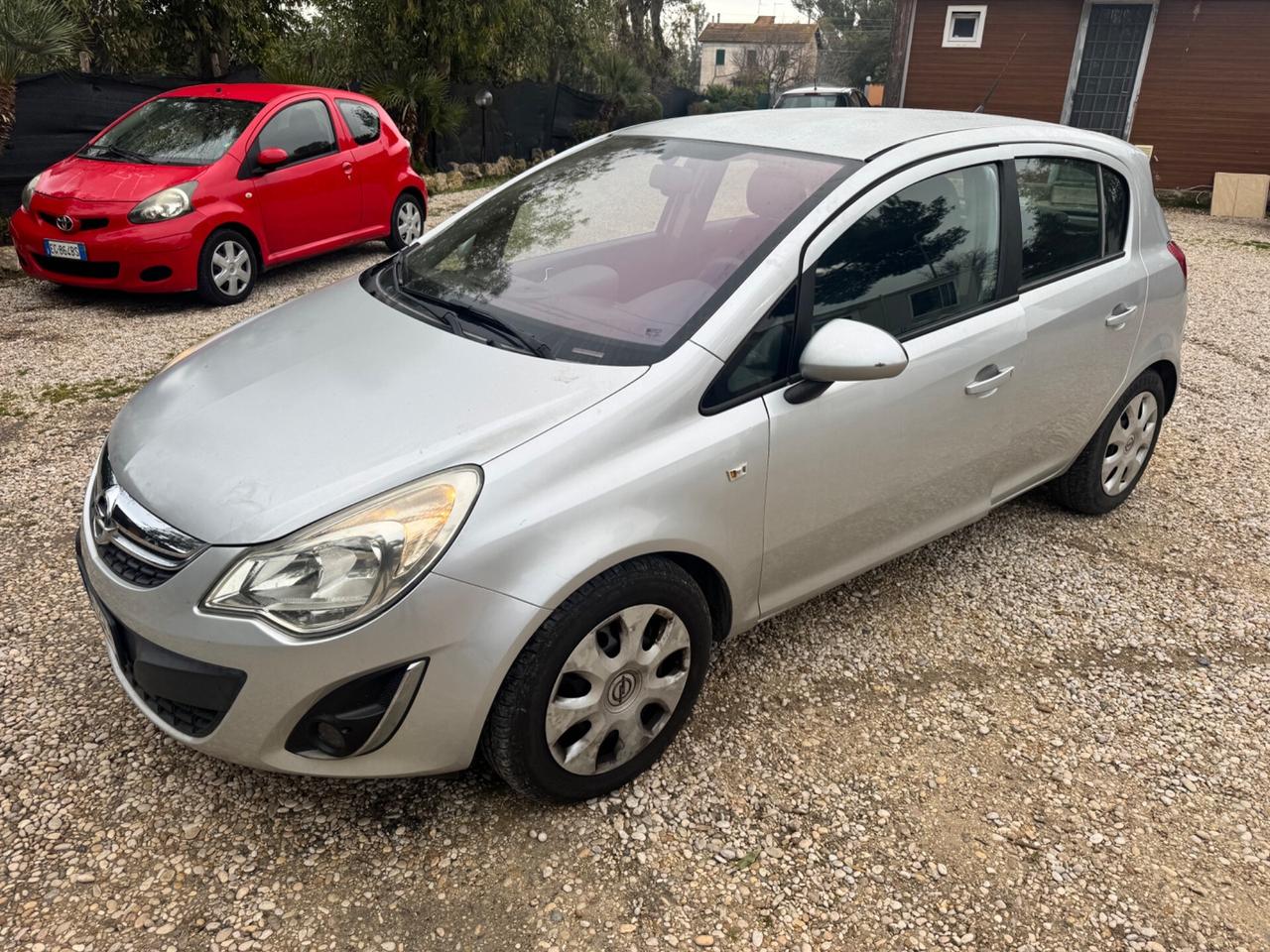 Opel Corsa 1.2 5 porte One neopatentati