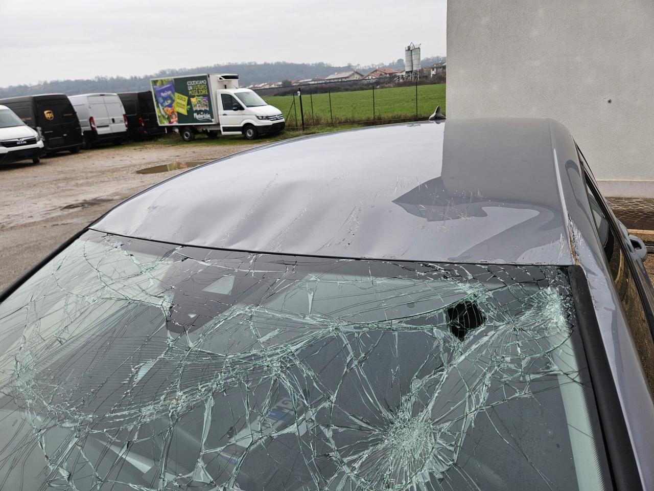 Volkswagen Golf 2.0 tdi 150cv dsg INCIDENTATA