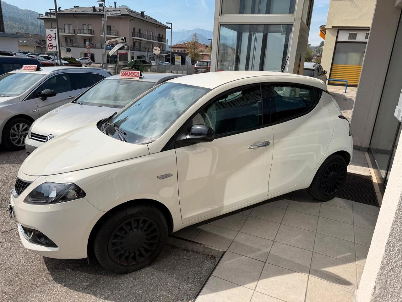 Lancia Ypsilon 1.0 FireFly 5 porte S&S Hybrid UnYca