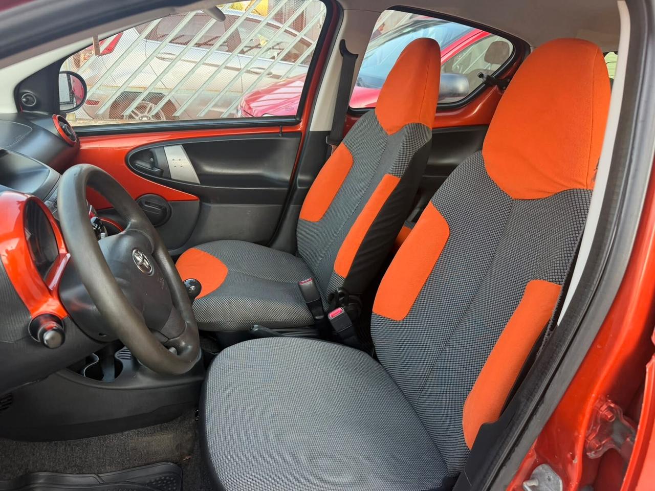 Toyota Aygo 1.0 12V VVT-i 5 porte Orange Connect MMT
