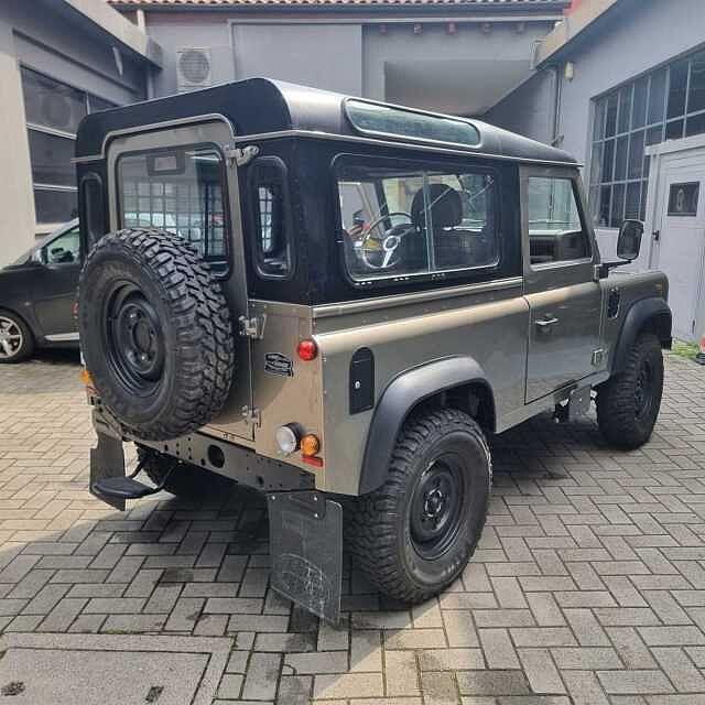 Land Rover Defender 90 2.2 PUMA TD4- LIFE&STYLE