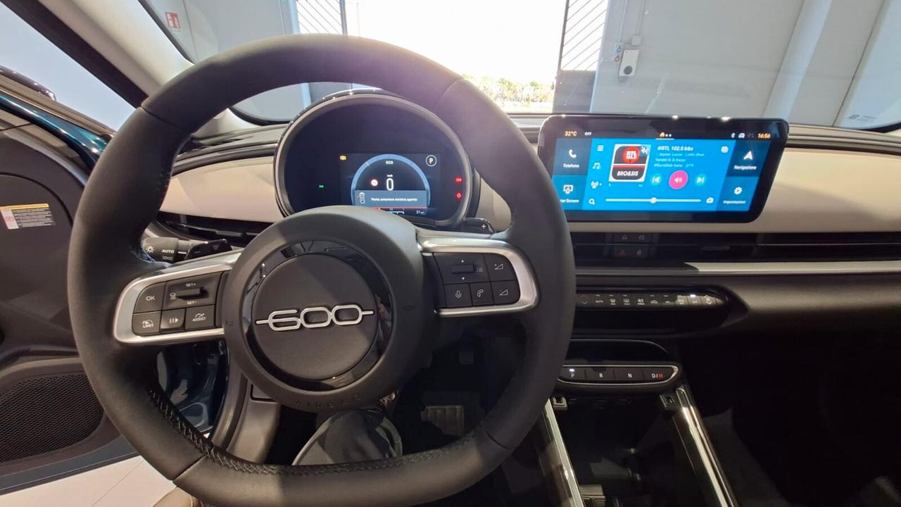Fiat 600 Hybrid 110 CV DCT MHEV La Prima