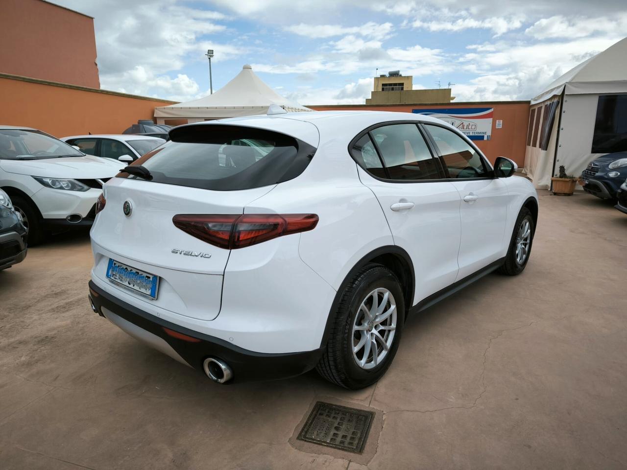 Alfa Romeo Stelvio 2.2 Turbodiesel 160 CV AT8 RWD Business