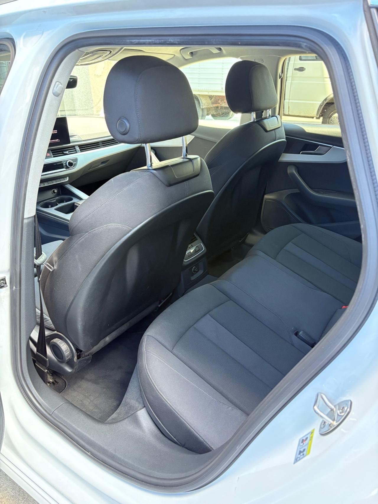 Audi A4 Avant 35 TDI/163 CV S tronic Business Advanced