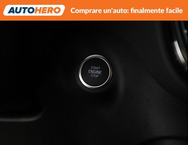 VOLVO XC40 B3 automatico Plus Dark