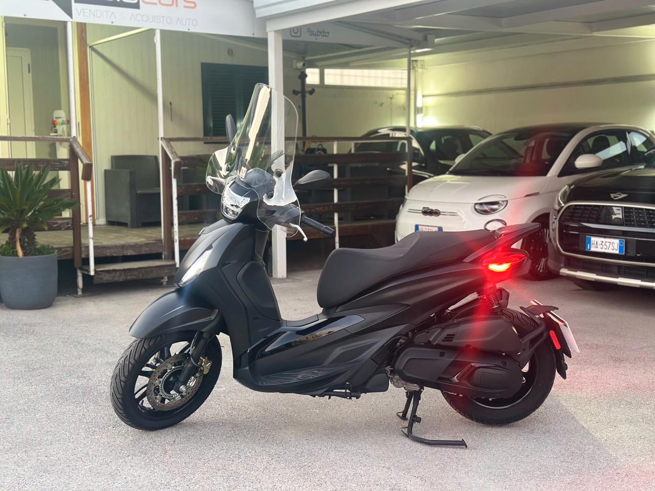 Piaggio Beverly 400 HPE DEEP BLACK '24