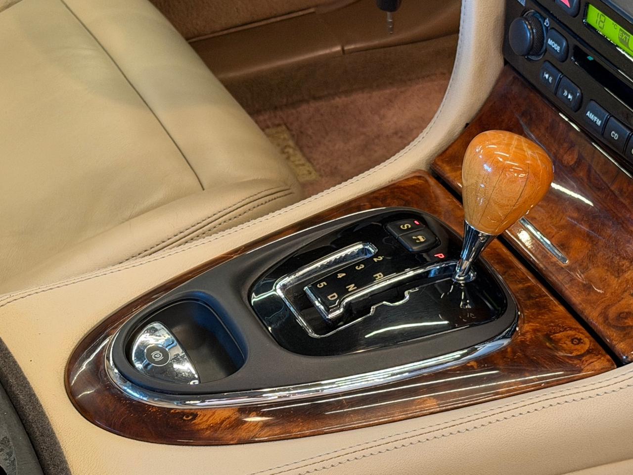 Jaguar XJ 4.2 V8 cat Executive